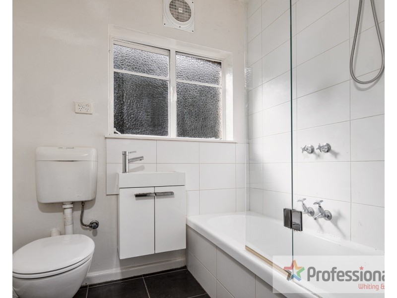 3/4 Newton Court, St Kilda VIC 3182