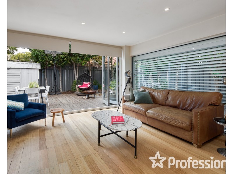35 Longmore Street, St Kilda West VIC 3182