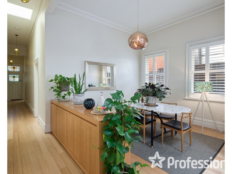 35 Longmore Street, St Kilda West VIC 3182