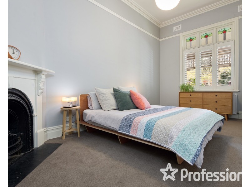 35 Longmore Street, St Kilda West VIC 3182