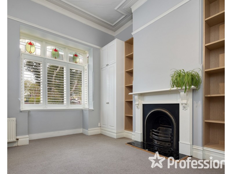 35 Longmore Street, St Kilda West VIC 3182