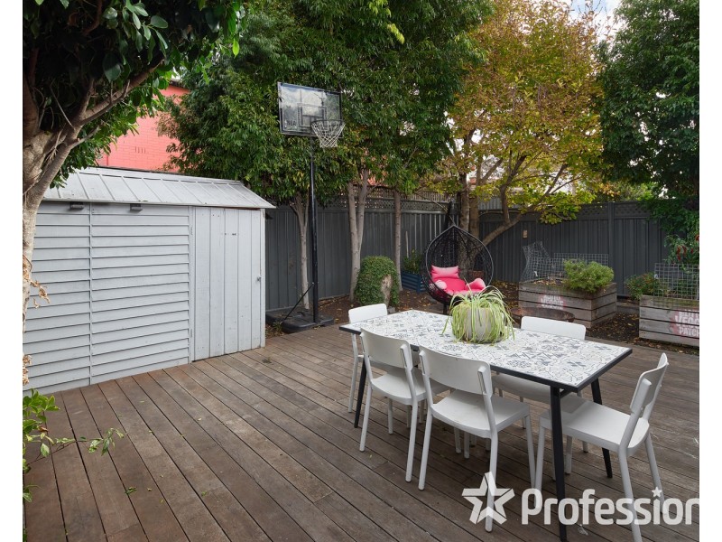 35 Longmore Street, St Kilda West VIC 3182