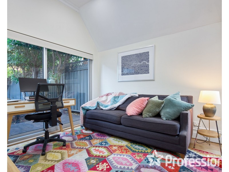 35 Longmore Street, St Kilda West VIC 3182