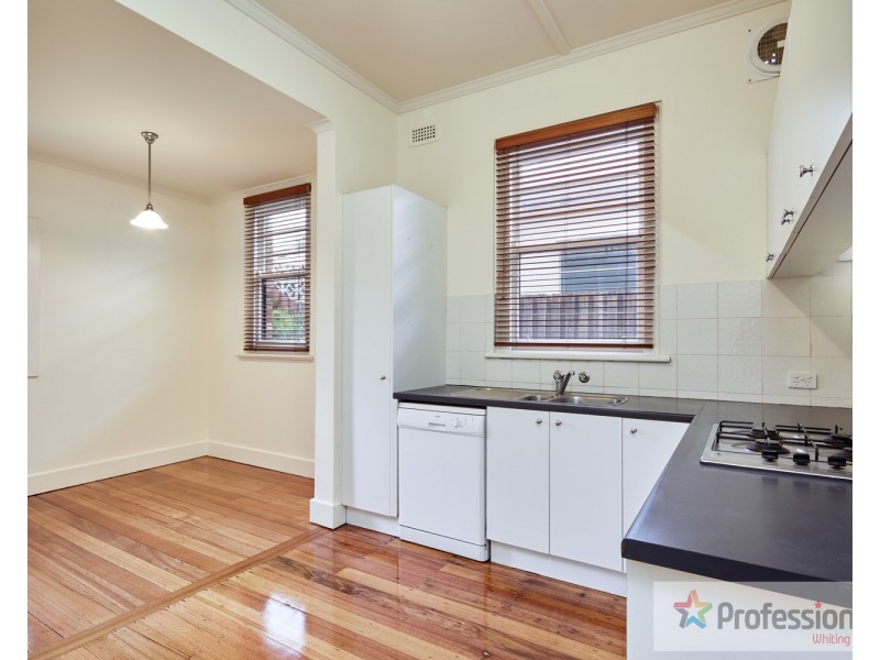 2/292 Barkly Street, Elwood VIC 3184