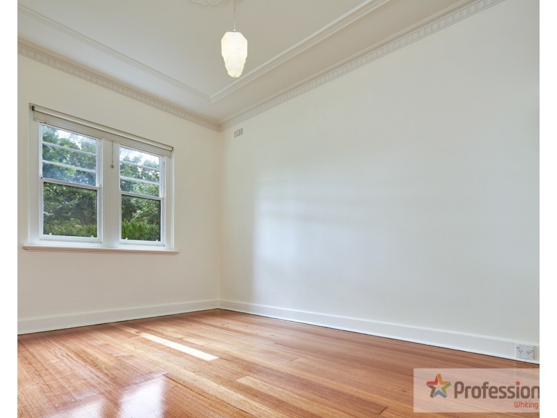 2/292 Barkly Street, Elwood VIC 3184