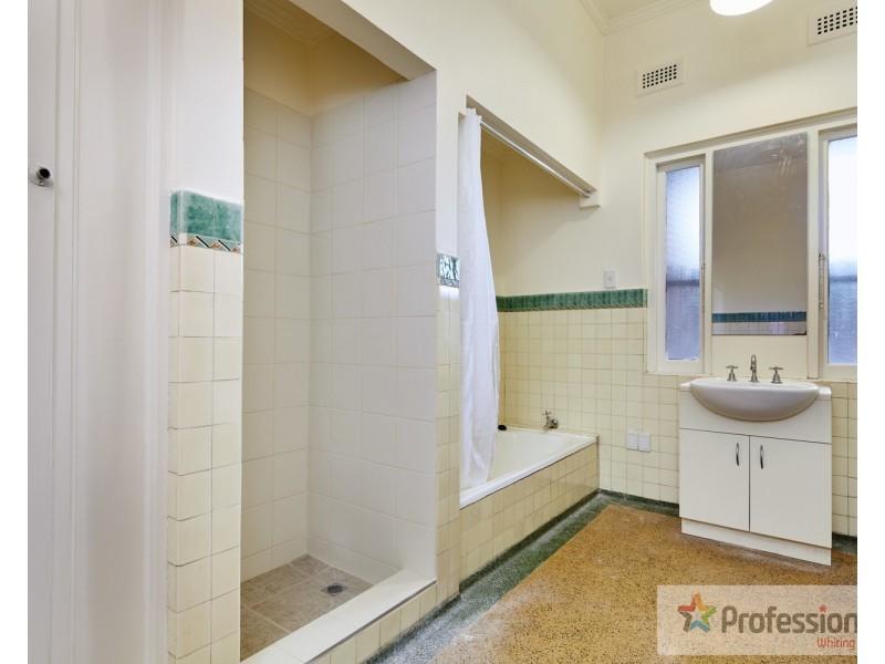 2/292 Barkly Street, Elwood VIC 3184