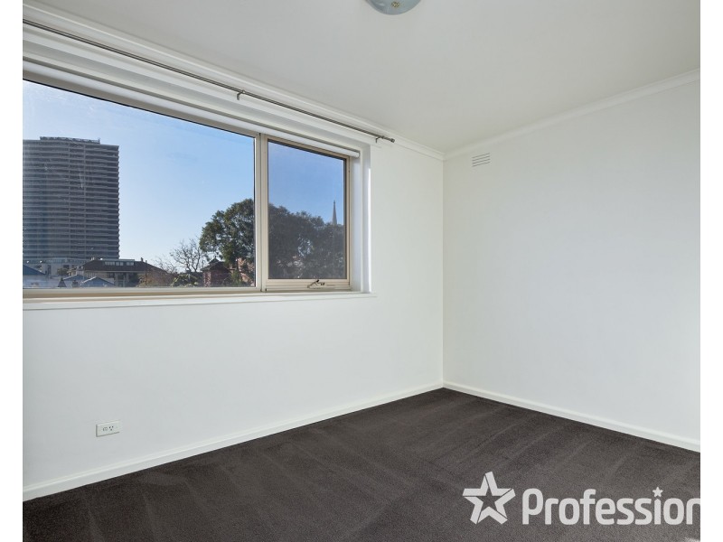 17/29 Dalgety Street, St Kilda VIC 3182