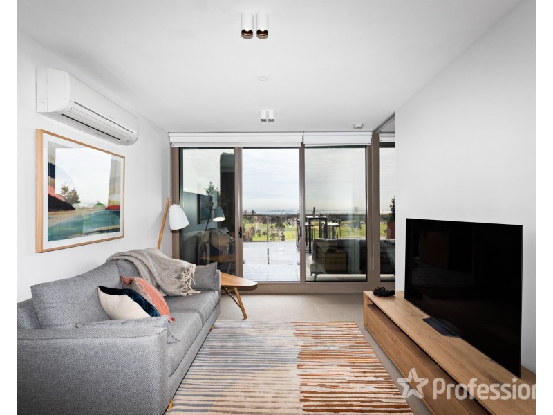 902/74 Queens Road, Melbourne VIC 3004