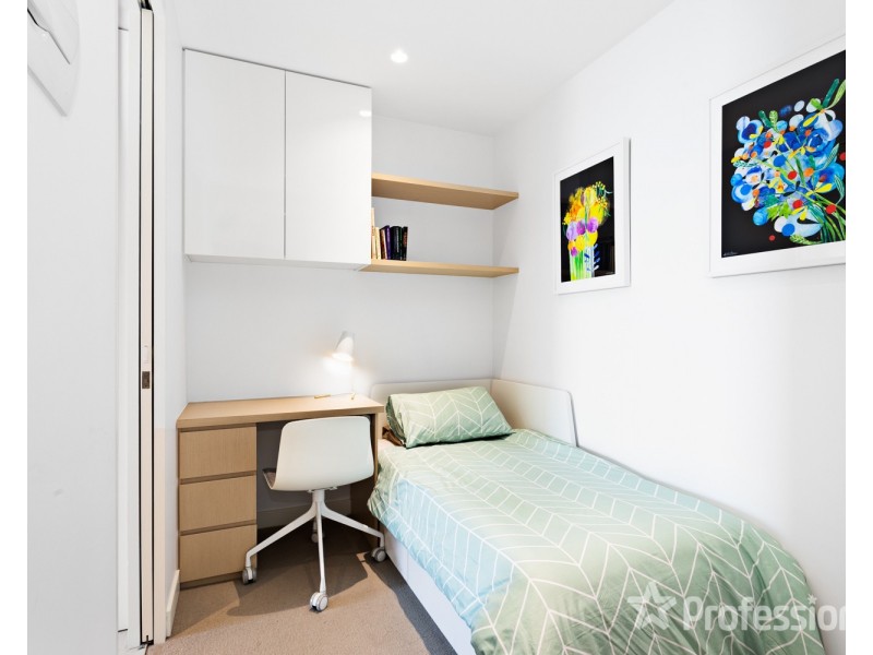 902/74 Queens Road, Melbourne VIC 3004