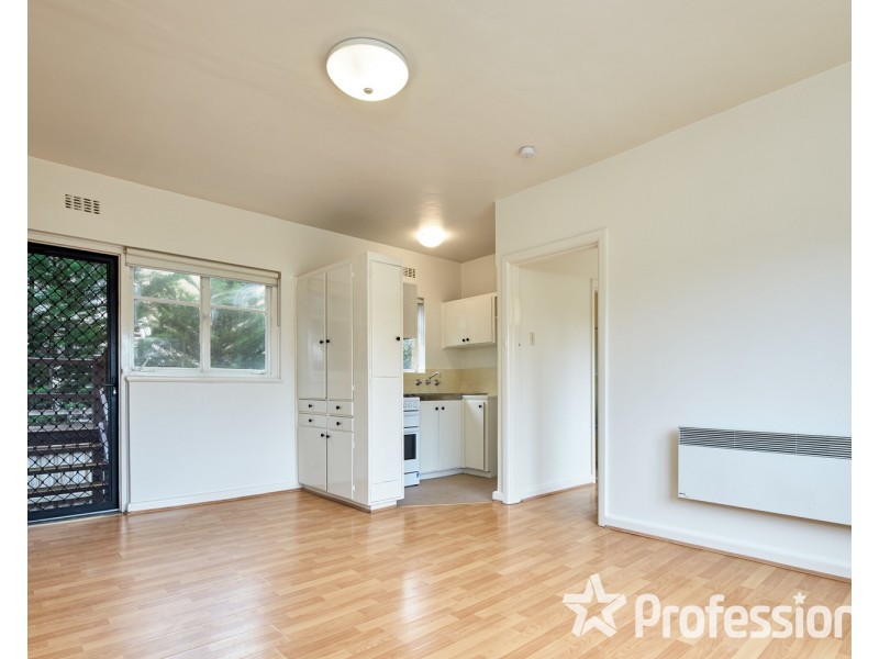 4/4 Newton Court, St Kilda VIC 3182