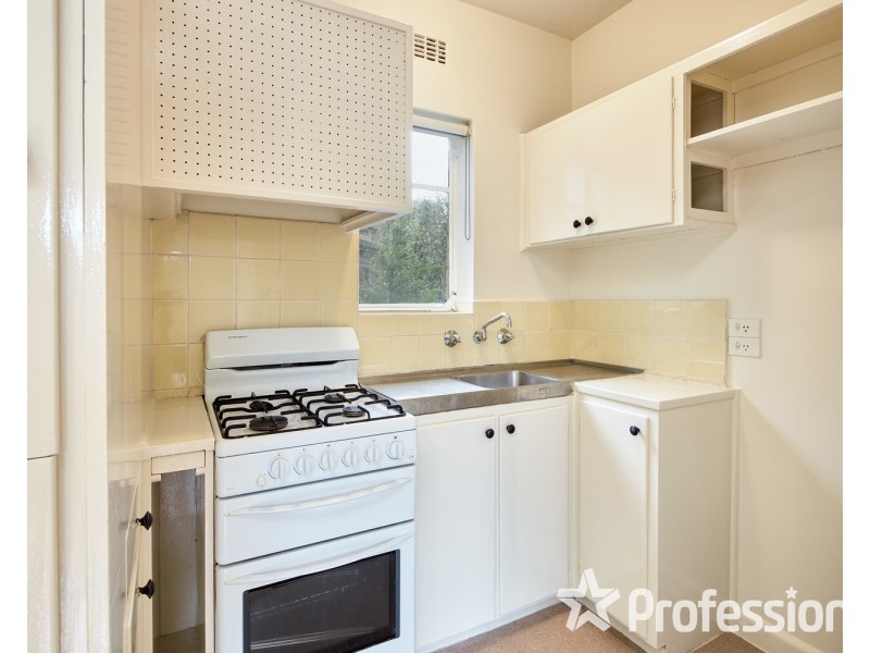 4/4 Newton Court, St Kilda VIC 3182