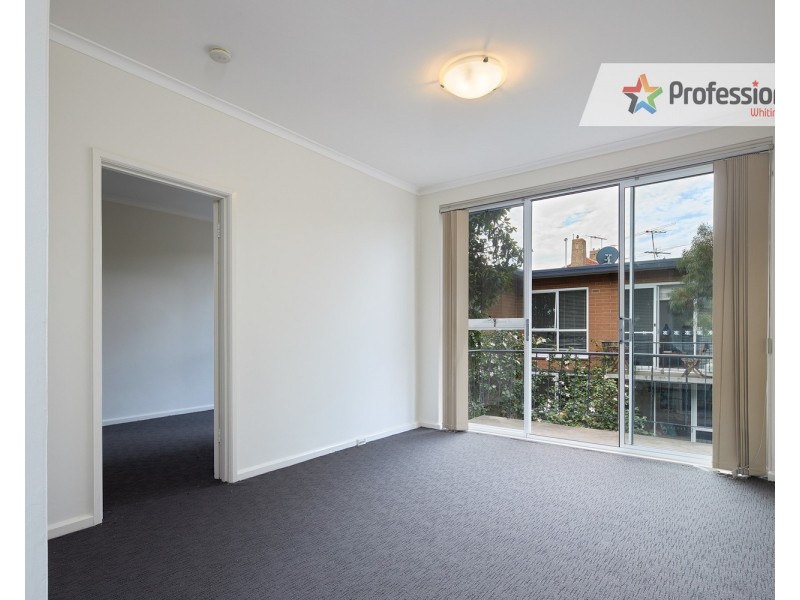 11/23 Robe Street, St Kilda VIC 3182