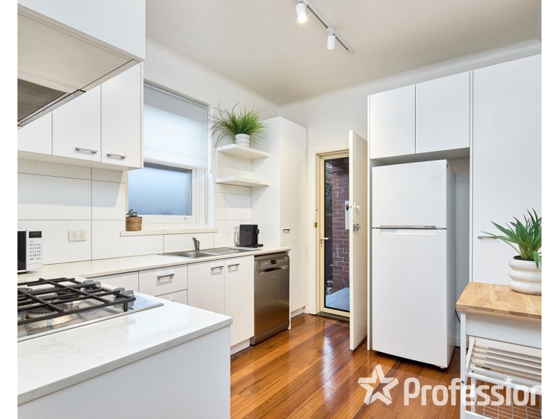 1/27 Eildon Road, St Kilda VIC 3182