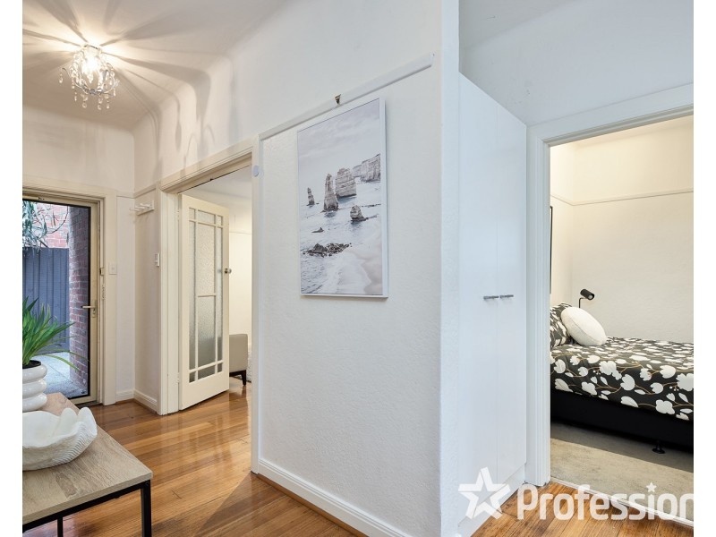 1/27 Eildon Road, St Kilda VIC 3182