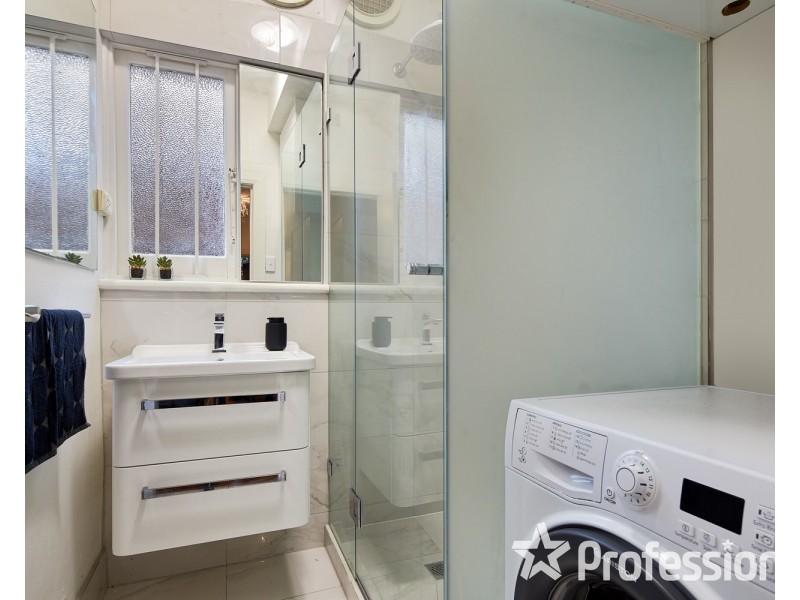 1/27 Eildon Road, St Kilda VIC 3182