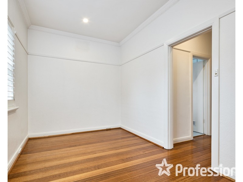 2/27 Eildon Road, St Kilda VIC 3182