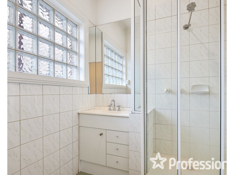 2/27 Eildon Road, St Kilda VIC 3182