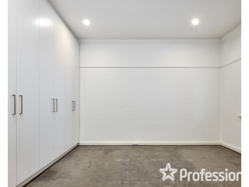 2/27 Eildon Road, St Kilda VIC 3182