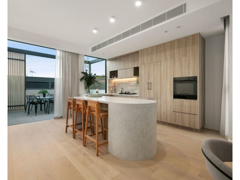 24 Dante Lane, Elwood VIC 3184