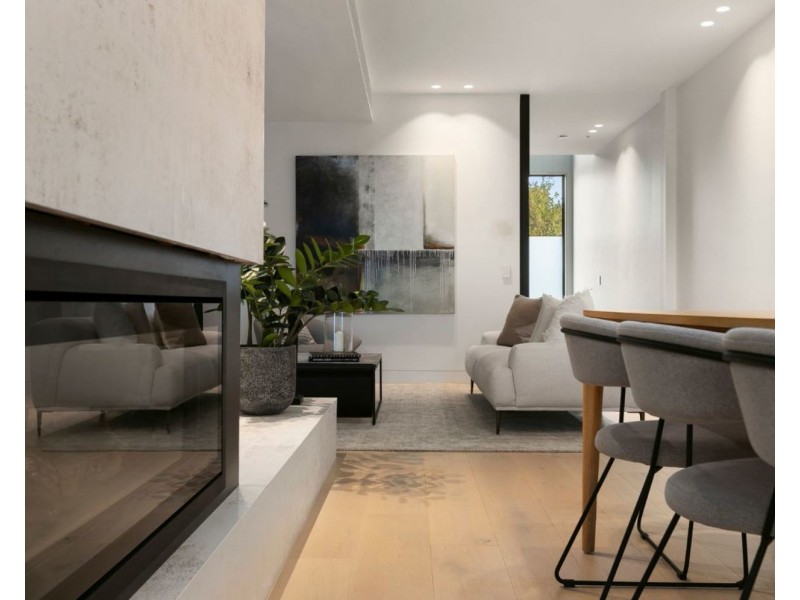 24 Dante Lane, Elwood VIC 3184