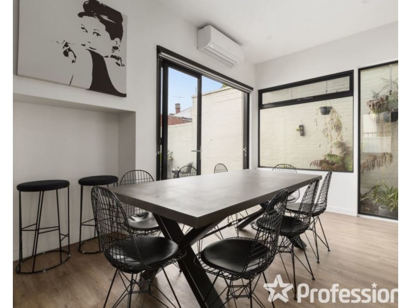 8 West Beach Road, St Kilda West VIC 3182