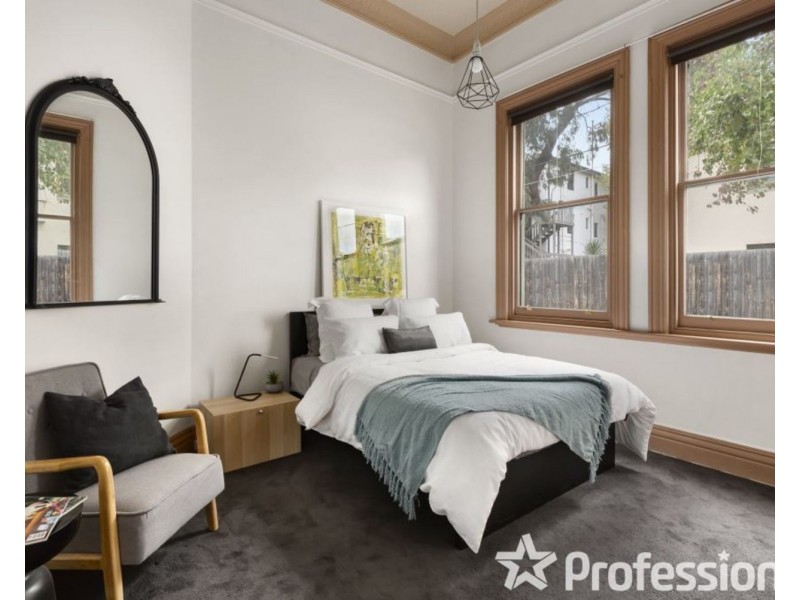 8 West Beach Road, St Kilda West VIC 3182