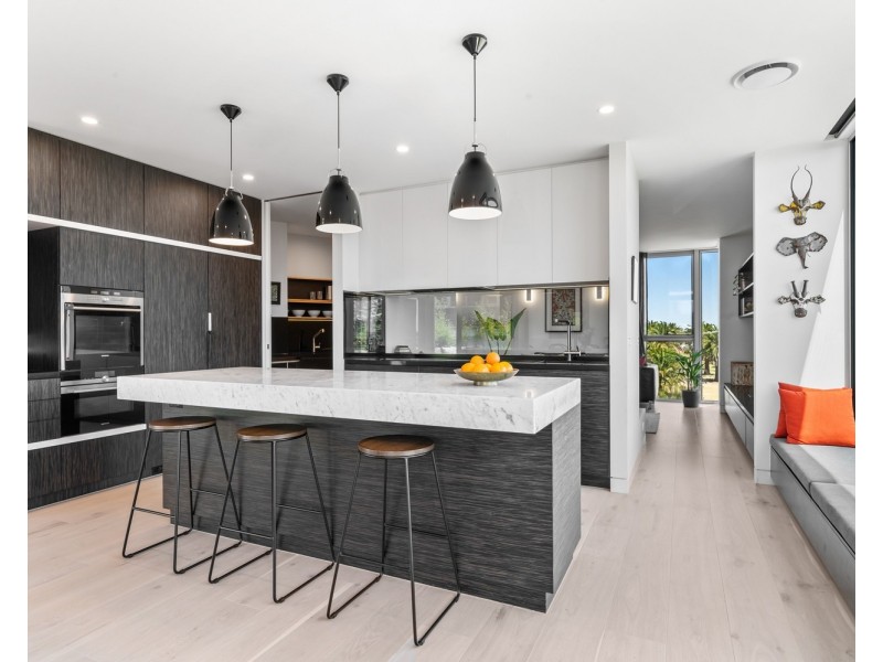 1/87 Marine Parade, Elwood VIC 3184