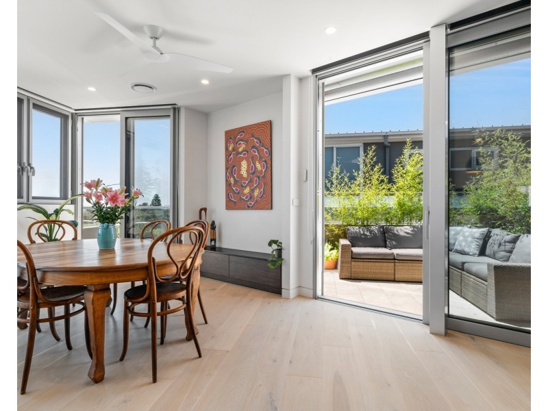 1/87 Marine Parade, Elwood VIC 3184