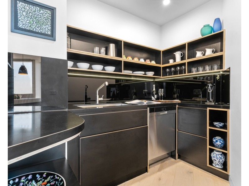 1/87 Marine Parade, Elwood VIC 3184