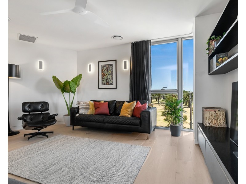 1/87 Marine Parade, Elwood VIC 3184