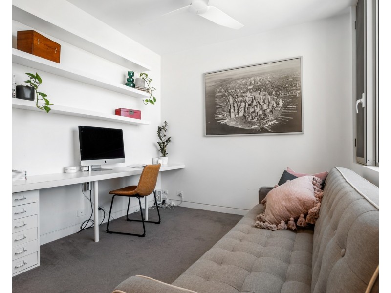 1/87 Marine Parade, Elwood VIC 3184