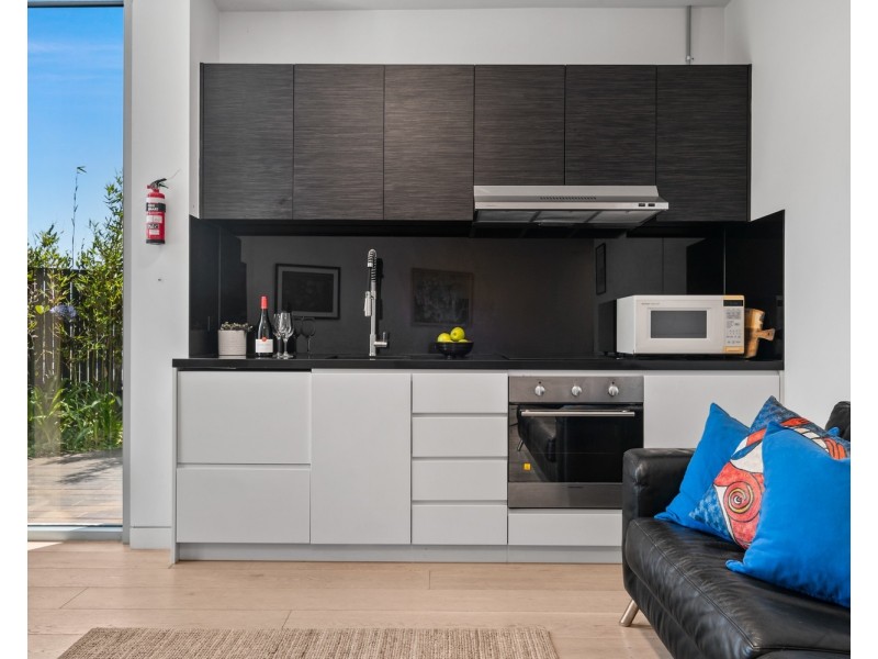 1/87 Marine Parade, Elwood VIC 3184