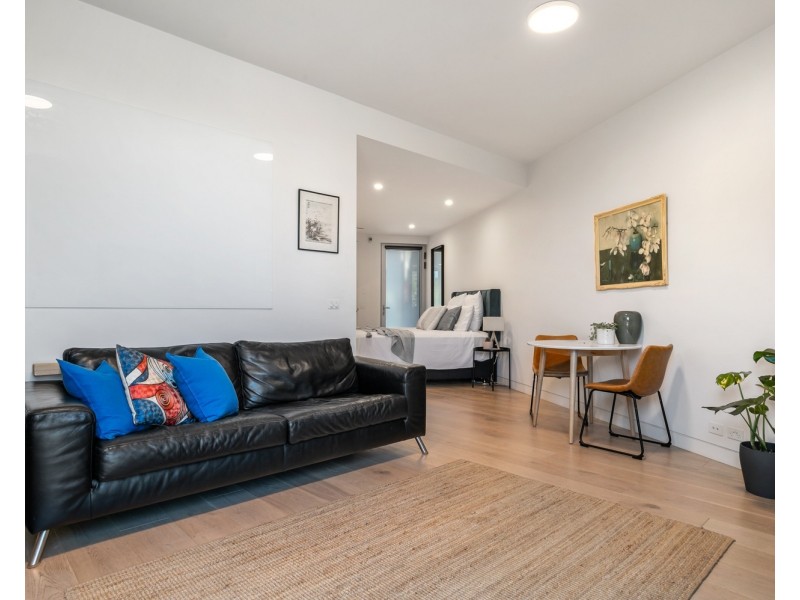 1/87 Marine Parade, Elwood VIC 3184