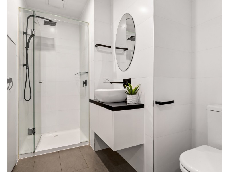 1/87 Marine Parade, Elwood VIC 3184