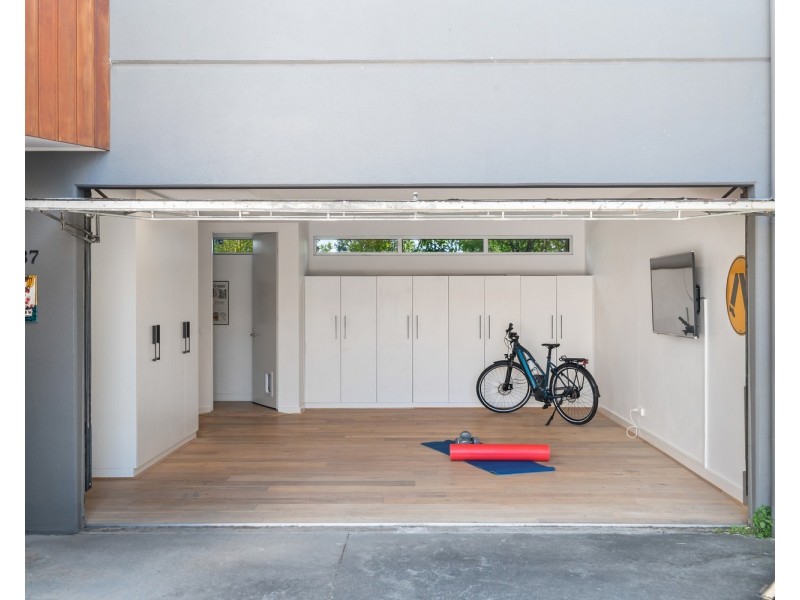 1/87 Marine Parade, Elwood VIC 3184