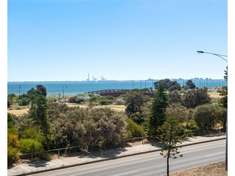 1/87 Marine Parade, Elwood VIC 3184