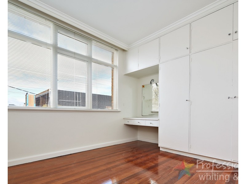 2/64 Broadway, Elwood VIC 3184