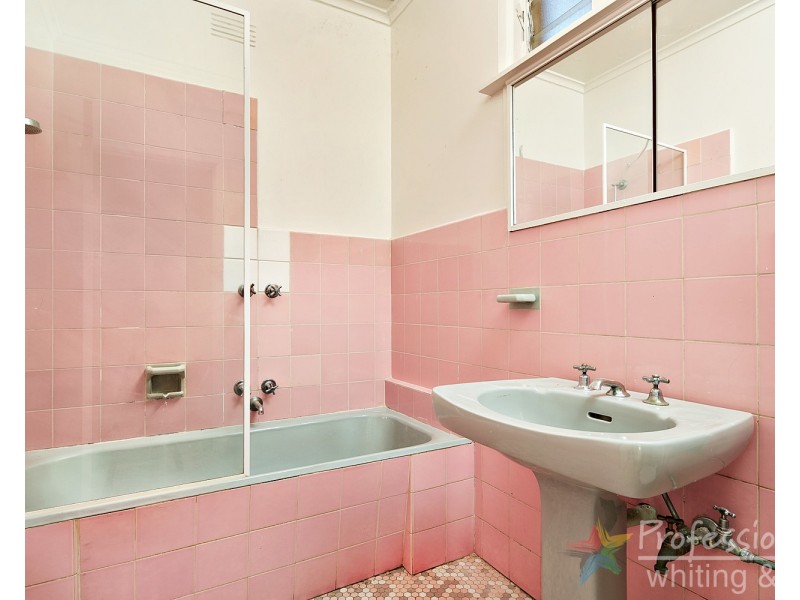 2/64 Broadway, Elwood VIC 3184