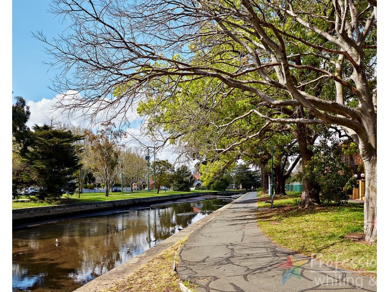 2/64 Broadway, Elwood VIC 3184