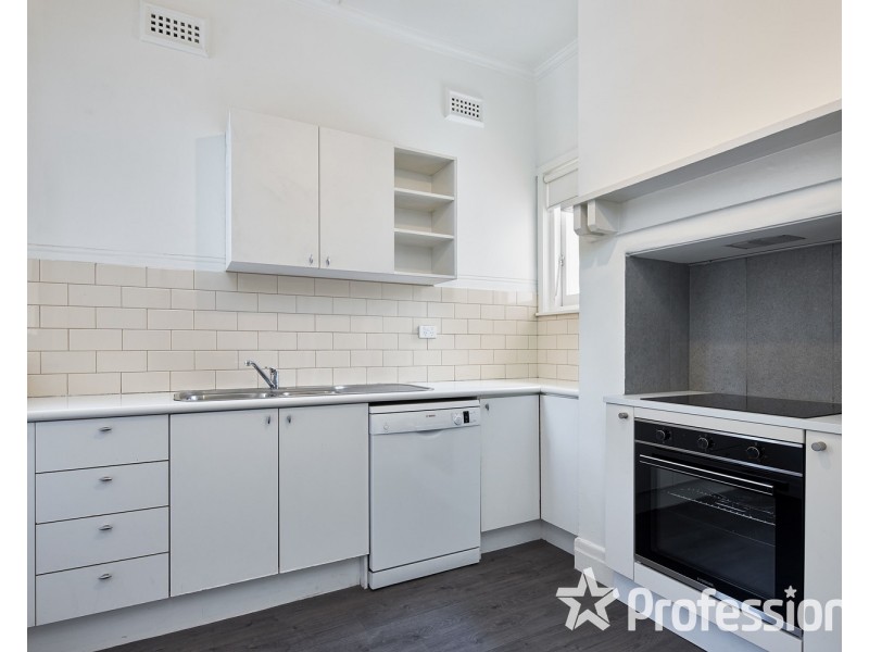 4/2 Inverleith Court, St Kilda VIC 3182