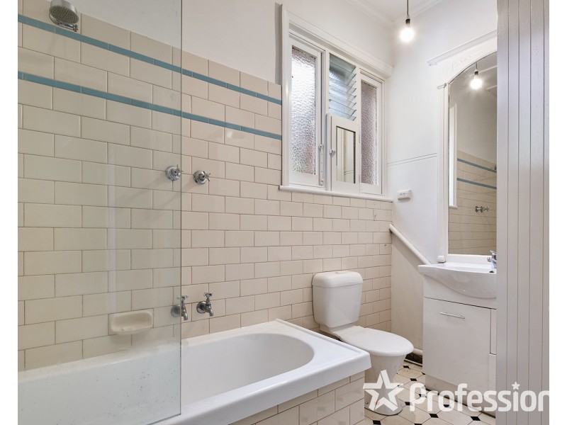 4/2 Inverleith Court, St Kilda VIC 3182