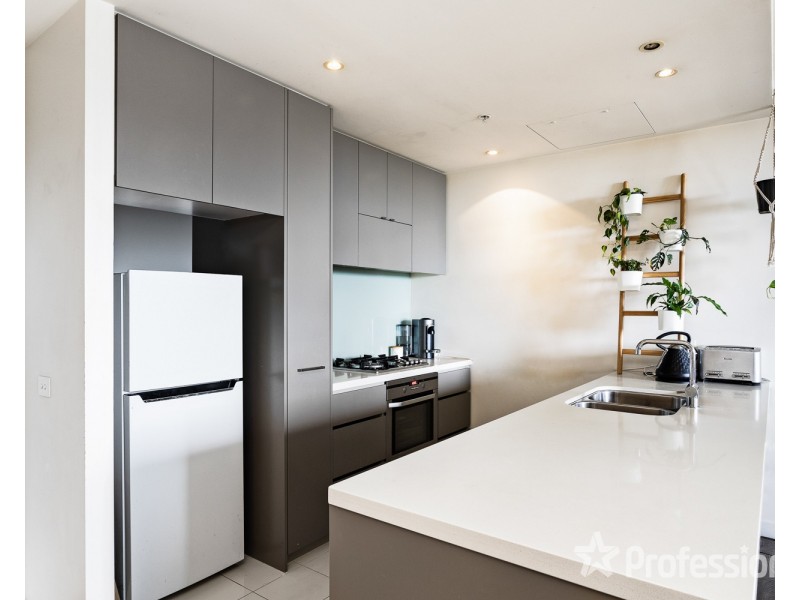 915/55 Queens Road, Melbourne VIC 3004