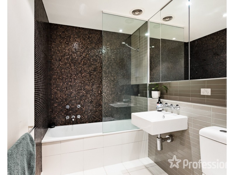 915/55 Queens Road, Melbourne VIC 3004