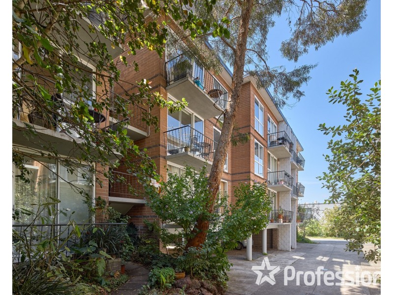 28/25 Robe Street, St Kilda VIC 3182