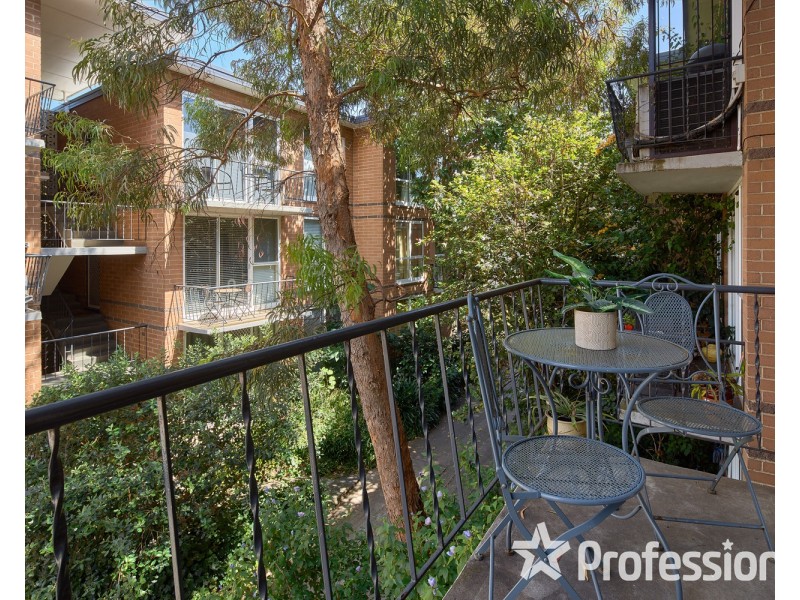 28/25 Robe Street, St Kilda VIC 3182