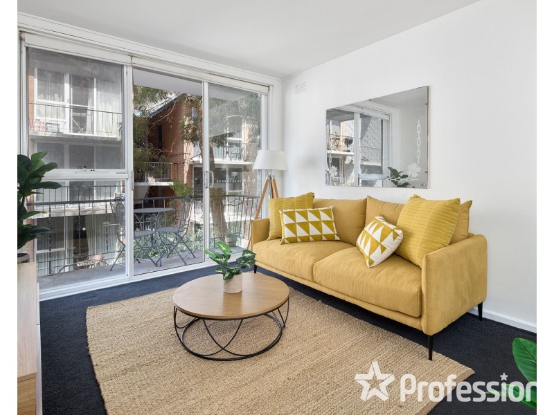 28/25 Robe Street, St Kilda VIC 3182