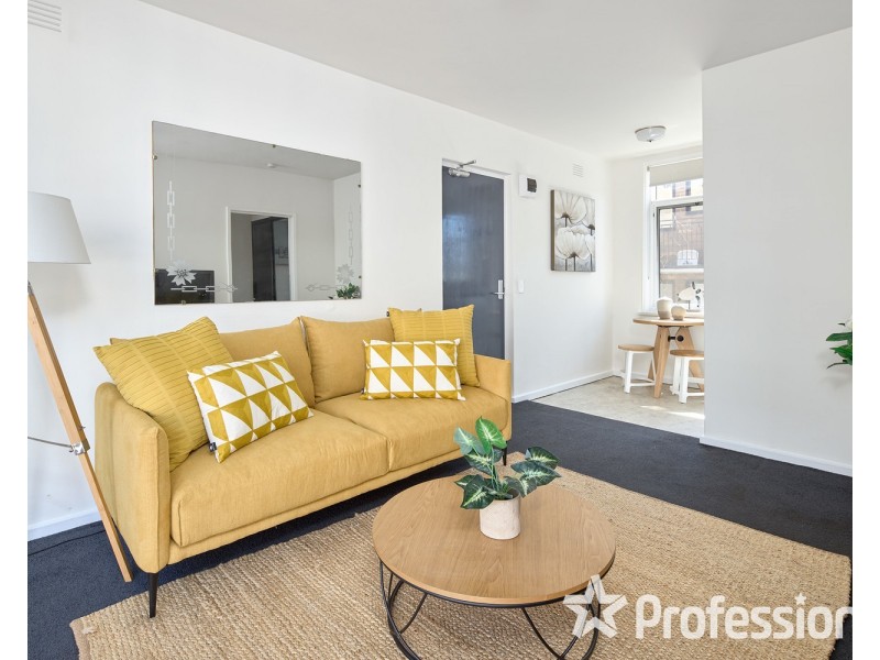 28/25 Robe Street, St Kilda VIC 3182