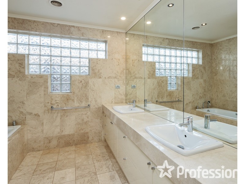 24 Kean Street, Caulfield South VIC 3162