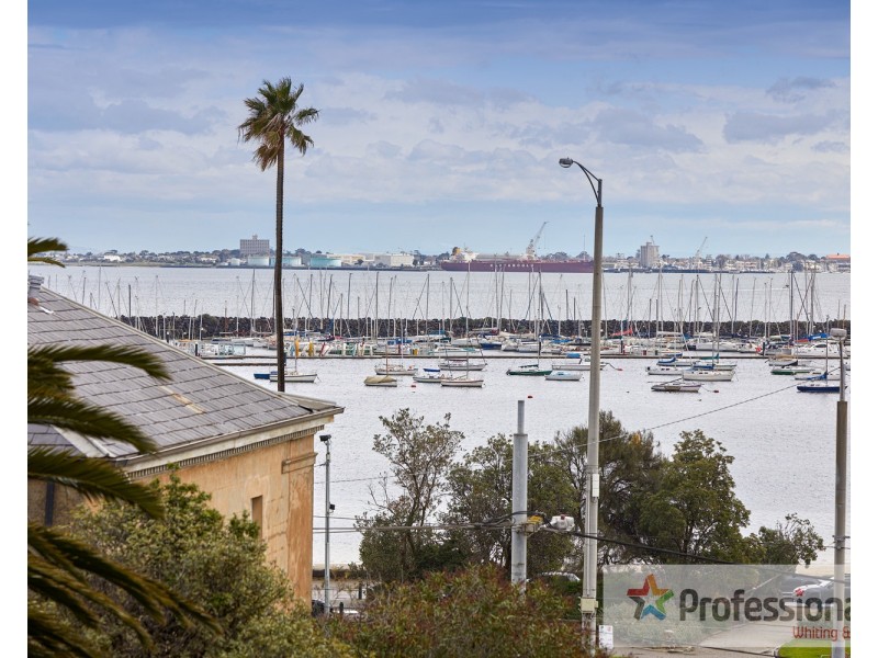 28/1-2 The Esplanade, St Kilda VIC 3182