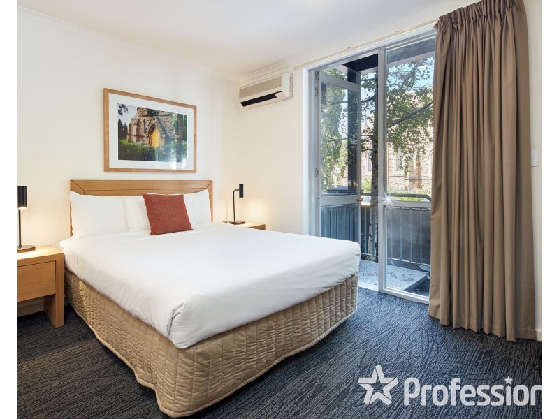 2a/1 Eildon Road, St Kilda VIC 3182